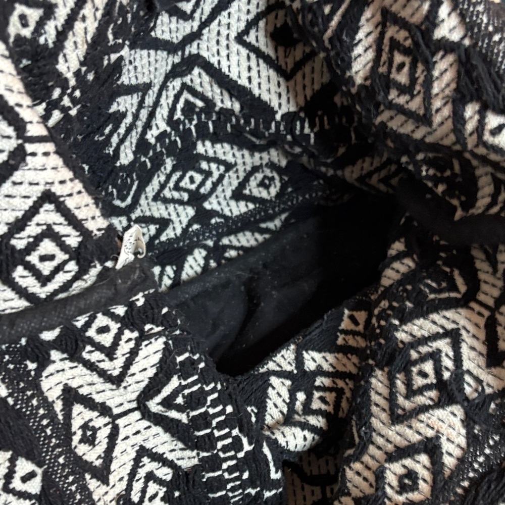 Black & White Patterned Tote Bag - Womens - Picture 4 of 6